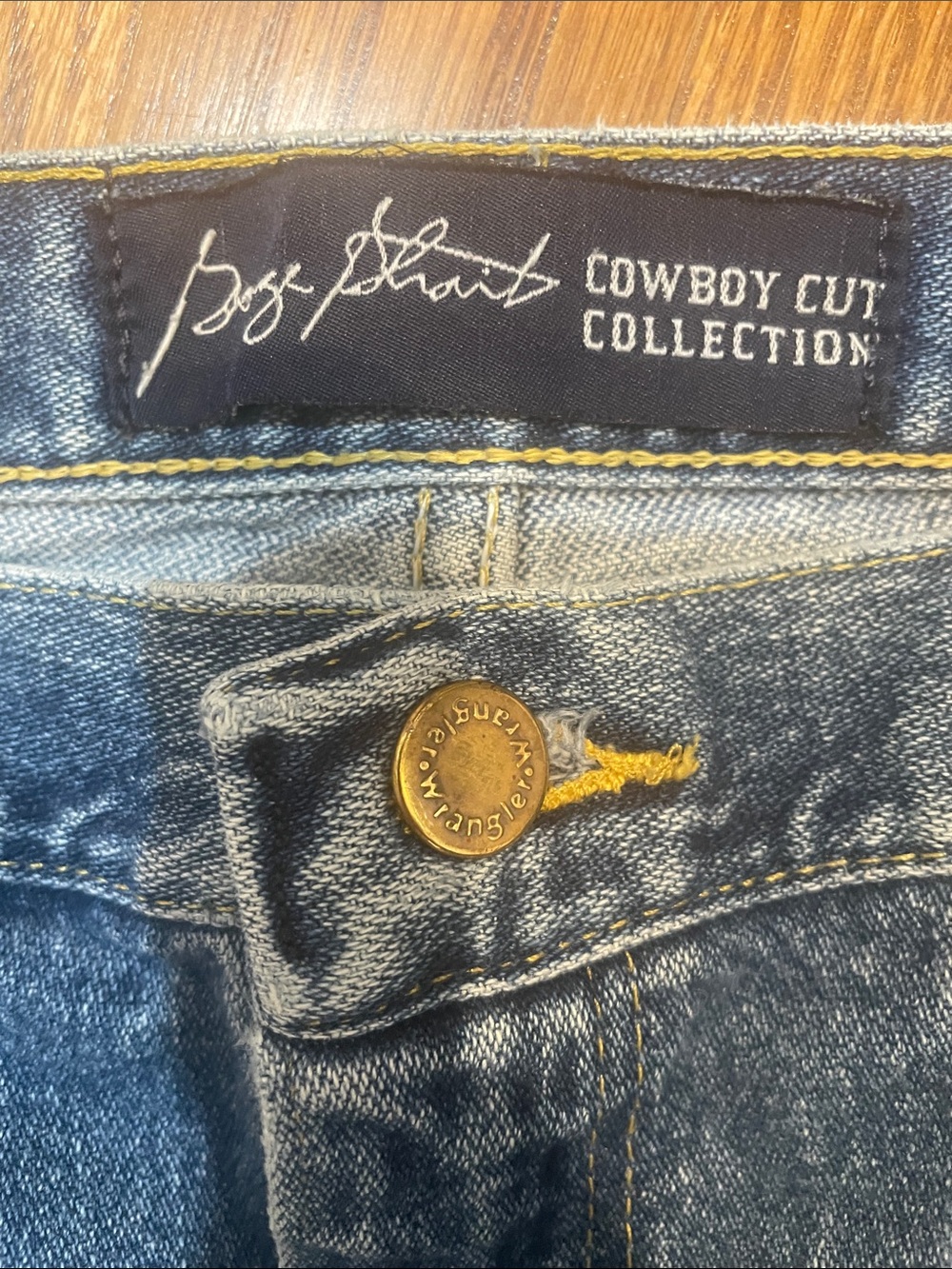 Wrangler George Strait Men's Straight-Leg Denim Jeans in Medium Blue - Picture 3 of 7